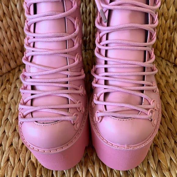 New Sugar Thrillz x Dolls Kill Pink Traitor Boot - Picture 6 of 8